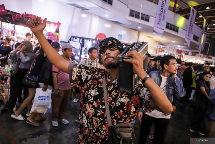 Penampilan perdana OM Lorenza di Surabaya