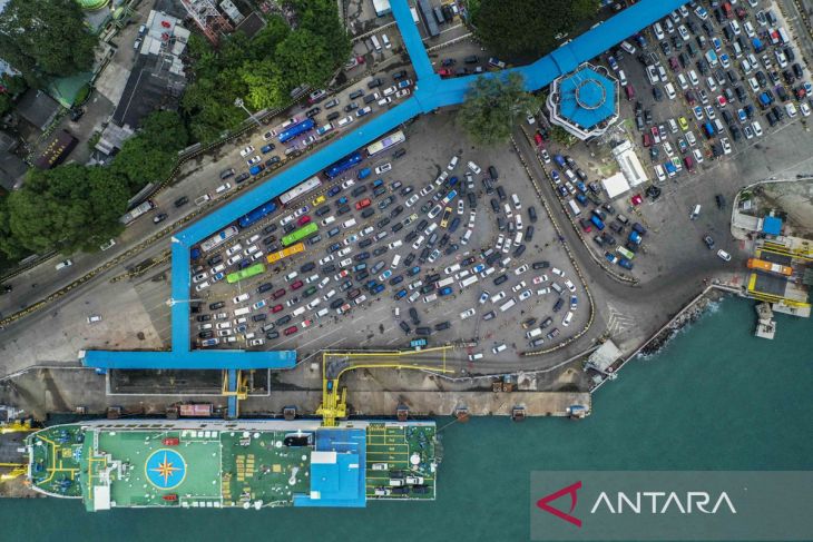 Penurunan jumlah pemudik di Pelabuhan Banten