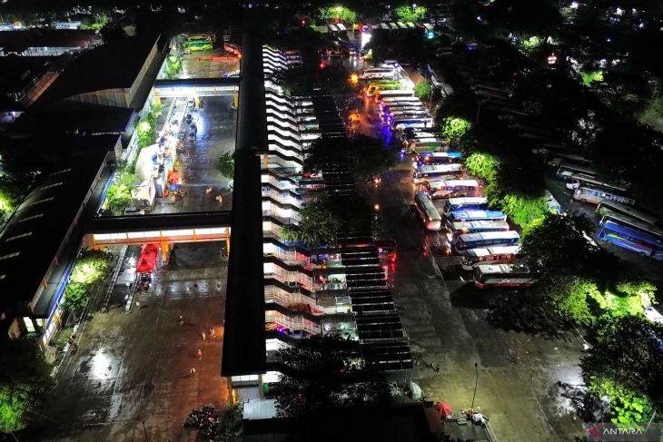 Arus mudik di Terminal Purabaya Bungurasih