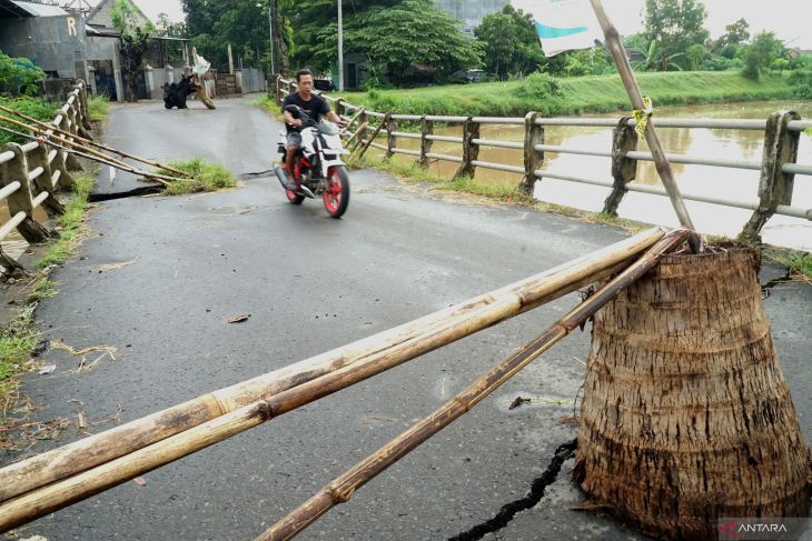 Jembatan rusak di Tulungagung