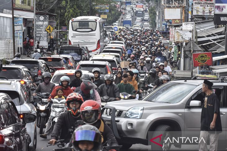 Arus mudik H-2 berlakukan sistem satu arah di Jalur Selatan
