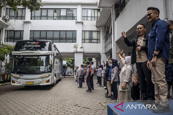 Pemberangkatan mudik gratis Pemkot Cimahi