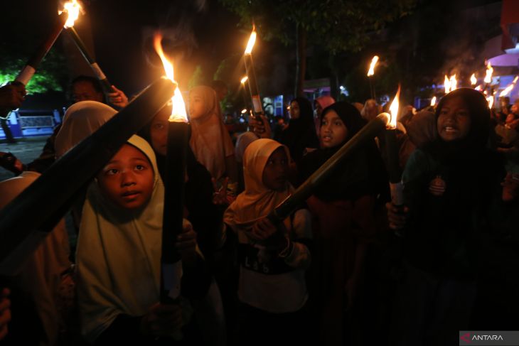 Pawai takbir keliling di Surabaya