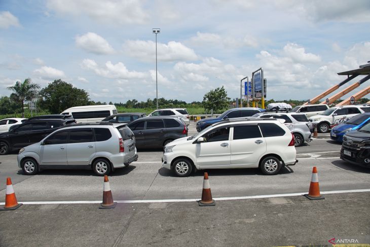 Kepadatan lalu lintas H2 Lebaran di Jombang