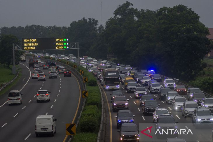 Arus balik H+2 di Tol Purbaleunyi