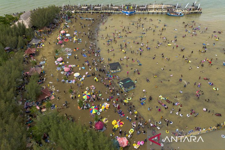 Wisata libur Lebaran di pantai utara
