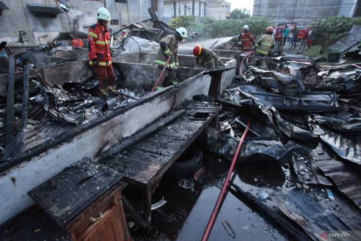 Kebakaran lapak penjual bahan pangan