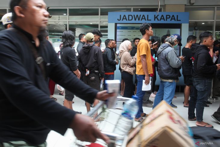 Arus balik di Pelabuhan Tanjung Perak Surabaya