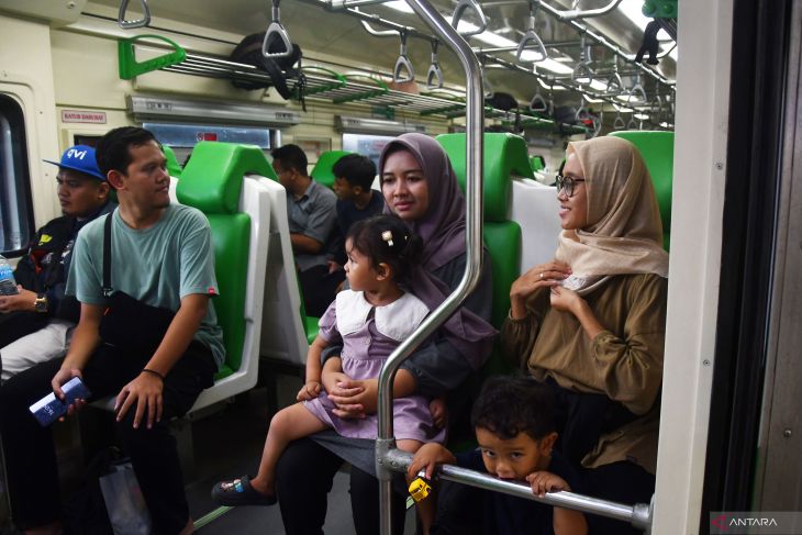 Arus balik penumpang KA di Madiun