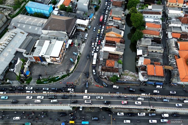 Kepadatan arus balik di perbatasan Sidoarjo-Surabaya