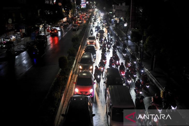 Puncak arus balik di jalan arteri Serang-Jakarta