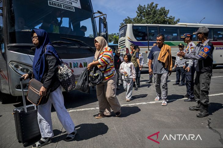 Imbauan simpatik sadar adminduk di Bandung