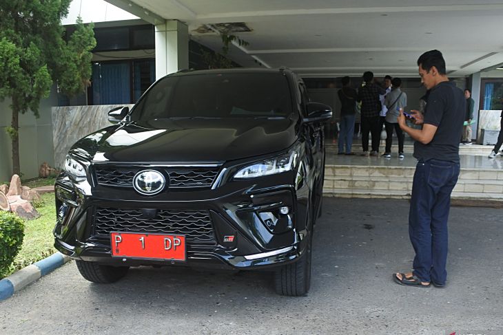 Pembelian mobil dinas ditengah isu efisiensi anggaran