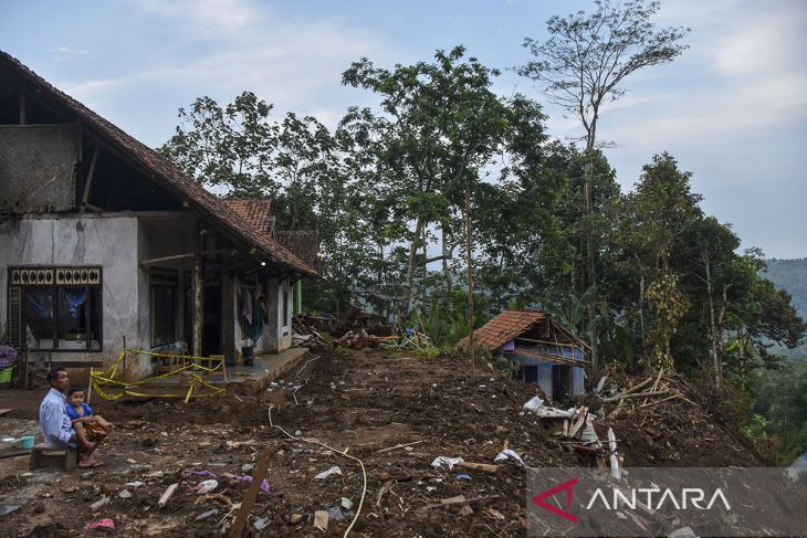 Bencana tanah longsor di Ciamis