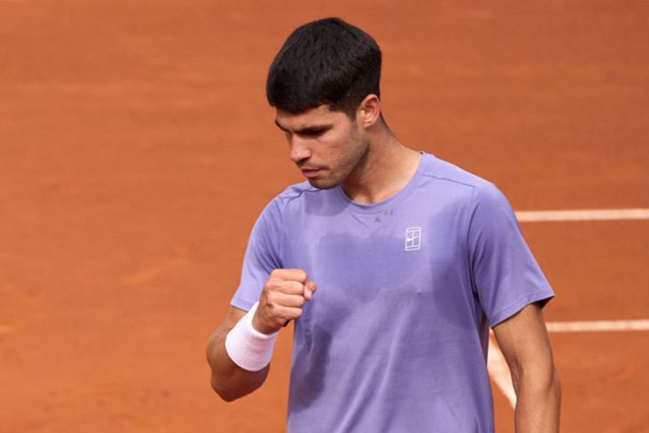 Alcaraz pertahankan performa untuk ke semifinal Barcelona Open