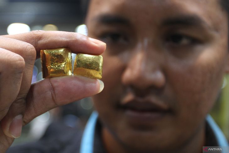 Peningkatan transaksi pembelian emas batangan di Malang