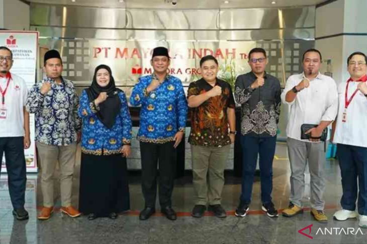 Pemkab Bekasi keliling perusahaan minta optimalkan penyerapan tenaga lokal
