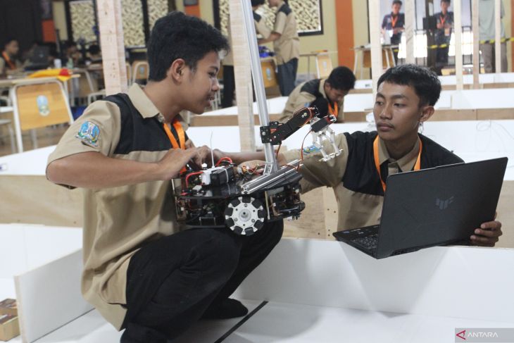 Lomba robotik antar pelajar