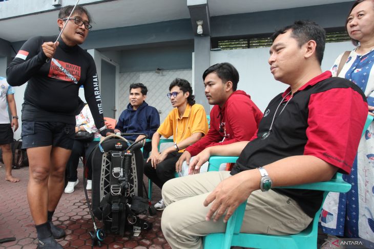 Pelatihan menyelam bagi penyandang tuna netra