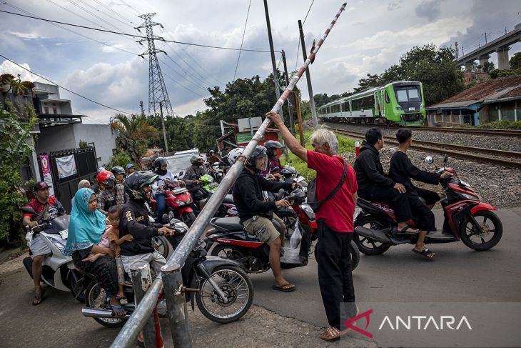 Keselamatan masyarakat di perlintasan sebidang