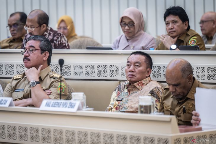 Gubernur Kalsel RDP di Komisi II DPR RI