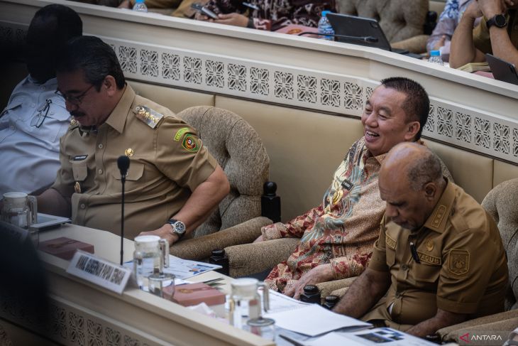 Gubernur Kalsel RDP di Komisi II DPR RI