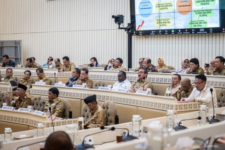 Gubernur Kalsel RDP di Komisi II DPR RI