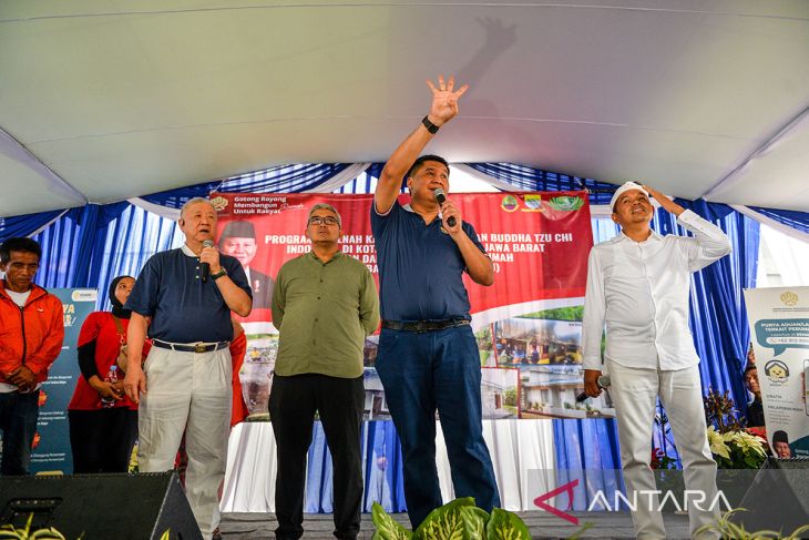 Peluncuran program bebenah kampung di Bandung