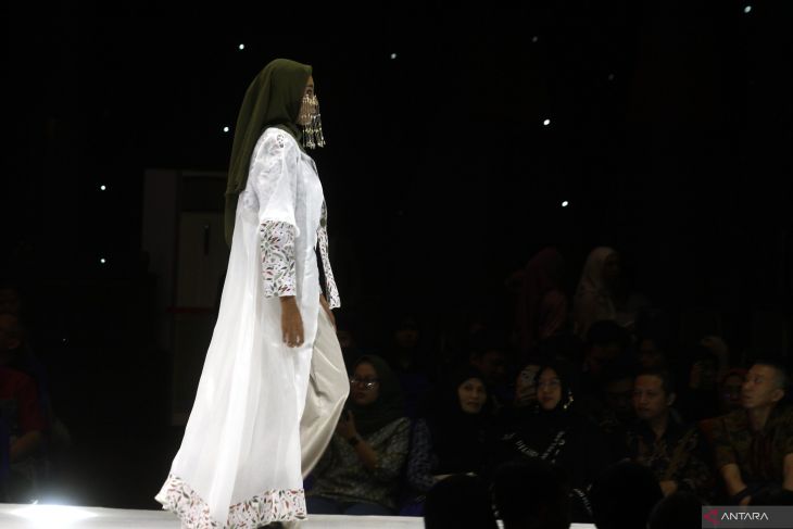 Peragaan busana Asian Student Fashion Week 2025