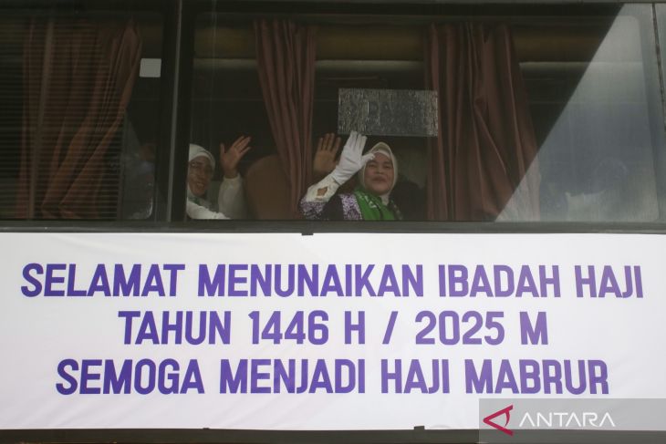 Keberangkatan Calon Haji Kloter I Embarkasi Banjarmasin