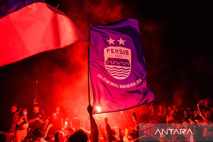 Perayaan Persib Bandung Juara oleh bobotoh
