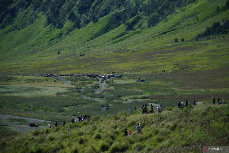 Perjalanan wisatawan nusantara tujuan Jatim menurun