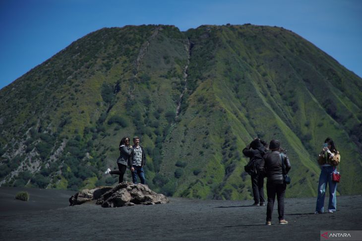 Perjalanan wisatawan nusantara tujuan Jatim menurun