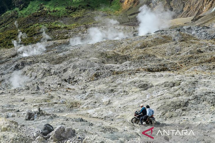 Jasa ojek di Gunung Papandayan