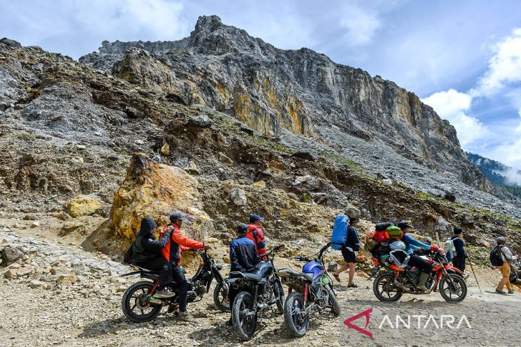 Jasa ojek di Gunung Papandayan