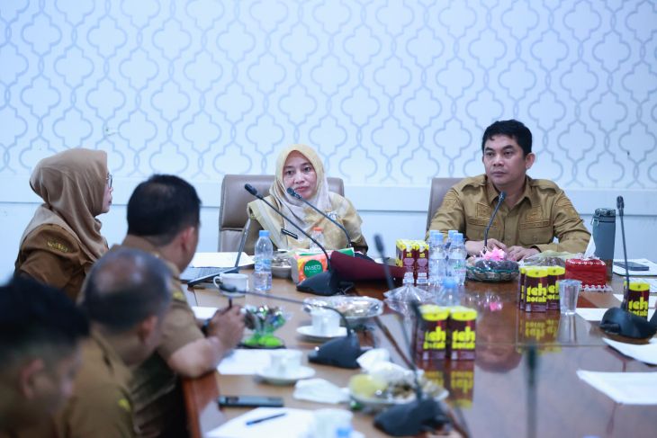 Bang Arul pimpin rapat efisiensi anggaran