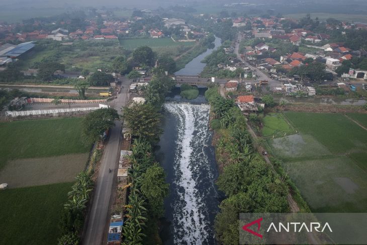 Sungai Cirarab tercemar