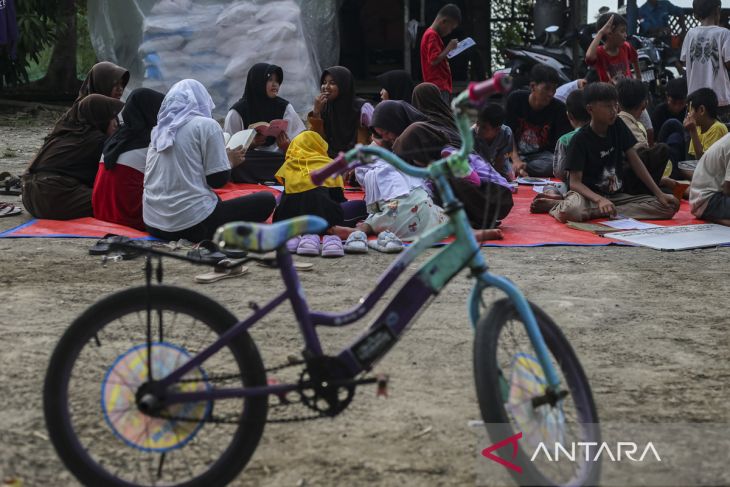 Penguatan literasi untuk anak-anak desa