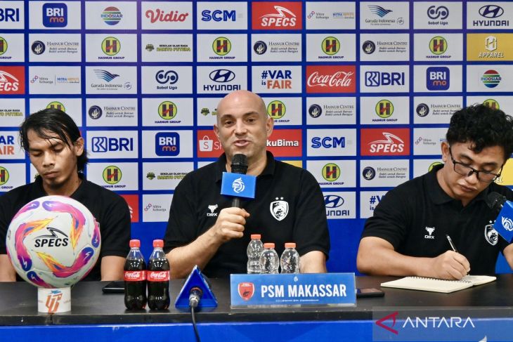 Pelatih Bernardo Tavares dipastikan masih menangani klub PSM Makassar