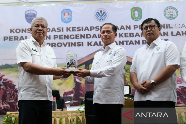 Kunjungan kerja Menteri LH di Kalbar