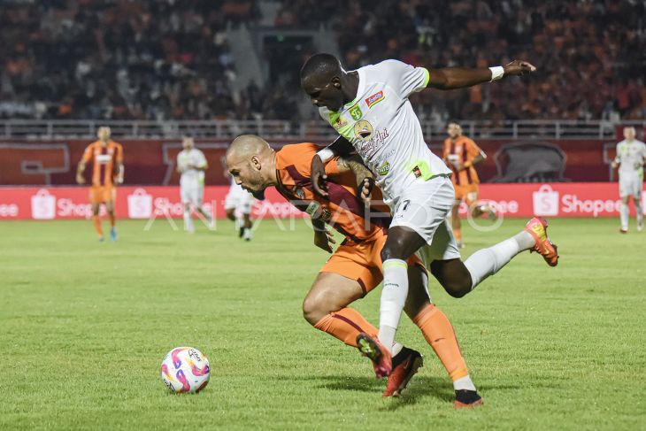 Borneo FC Samarinda lawan Persebaya Surabaya