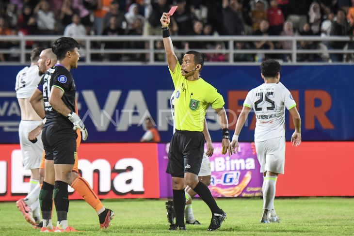 Borneo FC Samarinda lawan Persebaya Surabaya