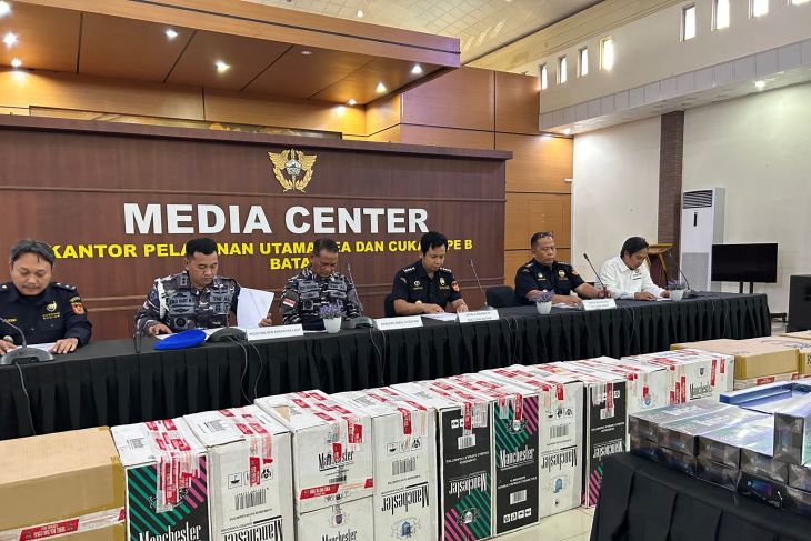 Bea Cukai dan TNI AL gagalkan penyelundupan 3,5 juta batang rokok ilegal