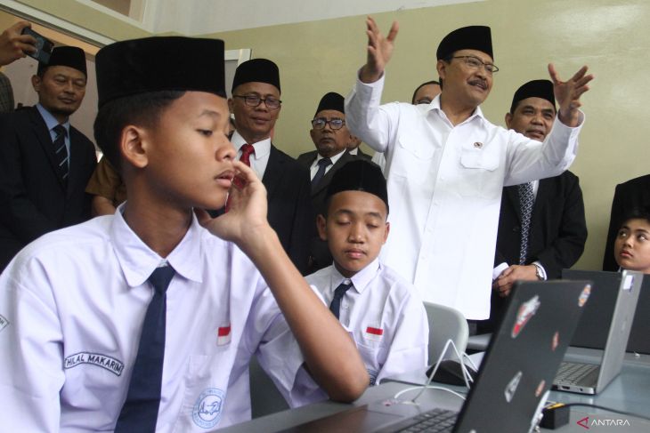 Simulasi pembelajaran Sekolah Rakyat