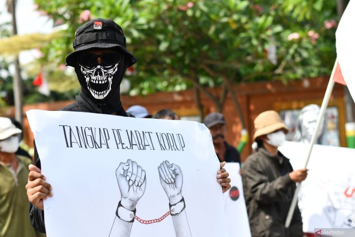 Aksi demo Hari Kebangkitan Nasional di Madiun