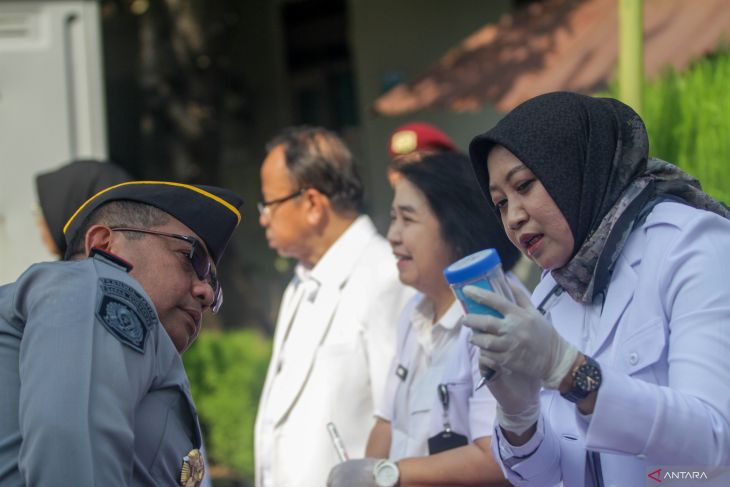 Tes urine petugas Lapas dan Rutan