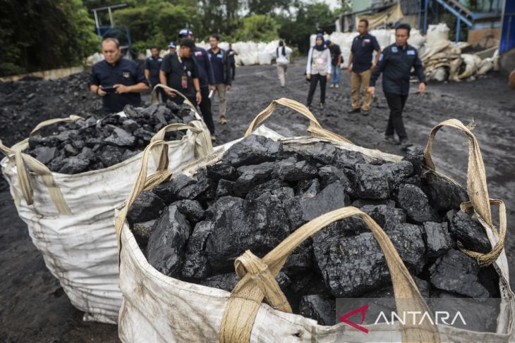KLH segel tiga pabrik di Tangerang