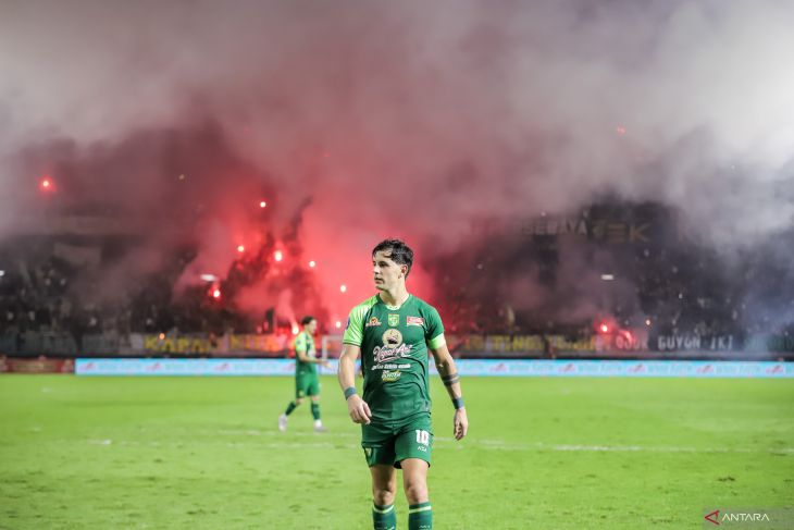 Aksi suporter Persebaya Surabaya