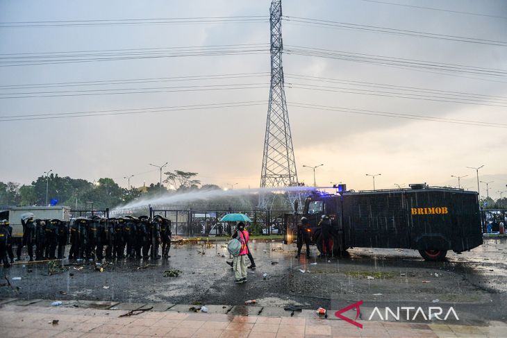 Kekisruhan di luar stadion saat laga Persib melawan Persis