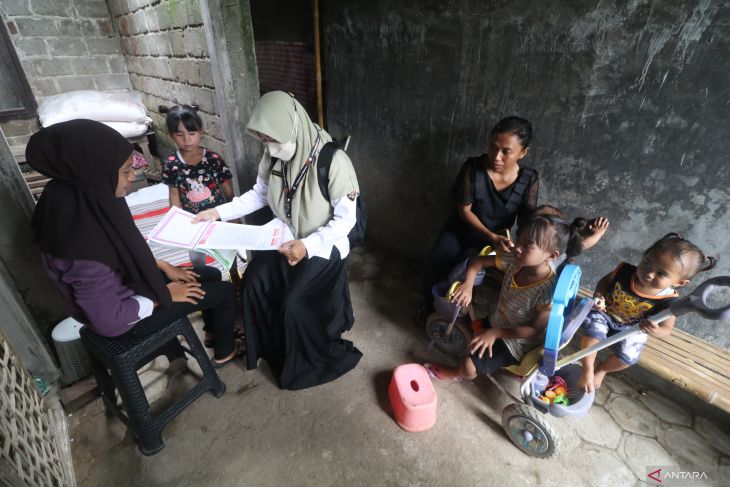 Prevalensi stunting nasional turun